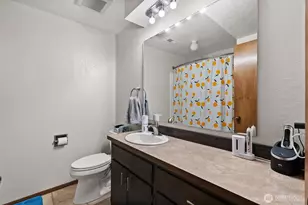 818 W Argand St, Seattle, WA 98119 - Photo 29