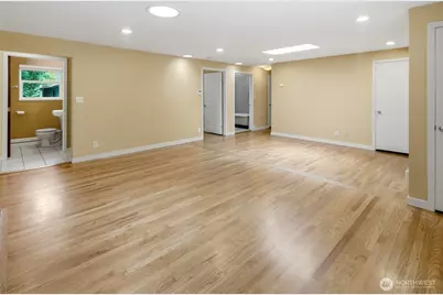 3815 NE 113th Street, Seattle, WA 98125 - Photo 9