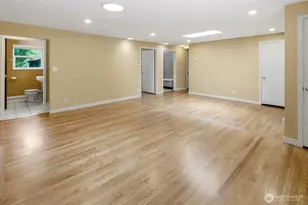 3815 NE 113th St, Seattle, WA 98125 - Photo 9