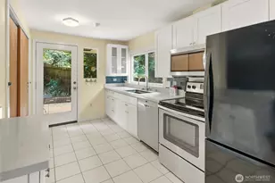 3815 NE 113th St, Seattle, WA 98125 - Photo 15