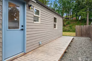 7915 18th Ave SW, Seattle, WA 98106 - Photo 5