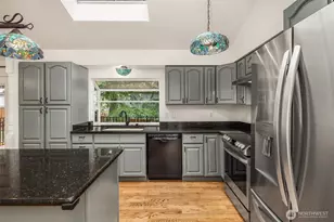 11821 SE 67th Pl, Bellevue, WA 98006 - Photo 15