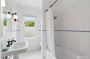7348 Keen Way N, Seattle, WA 98103 - Photo 17