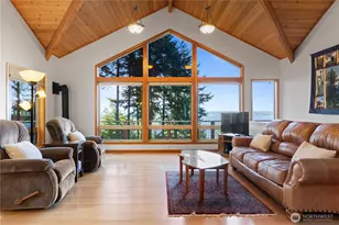 1058 Dana Cir, Lummi Island, WA 98262 - Photo 13