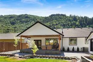 8209 Colfax Ct, Maple Falls, WA 98266 - Photo 9