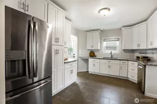 407 S 50th St, Tacoma, WA 98408 - Photo 9