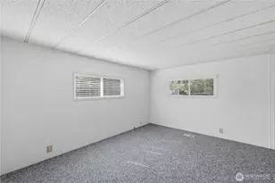 18425 NE 95th St, Redmond, WA 98052 - Photo 13
