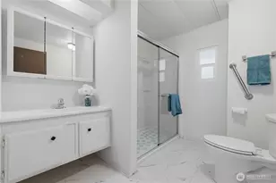 18425 NE 95th St, Redmond, WA 98052 - Photo 15