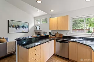 8350 NE 140th St, Kirkland, WA 98034 - Photo 11