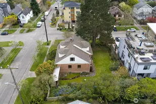 3002 NW 70th St, Seattle, WA 98117 - Photo 3