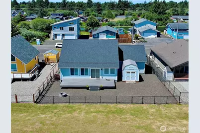214 Canal Drive NE, Ocean Shores, WA 98569 - Photo 37