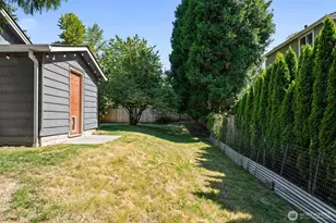 1421 N 32nd St, Renton, WA 98056 - Photo 5
