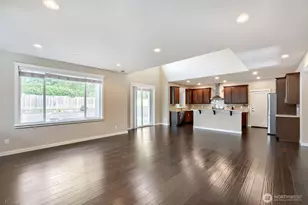 944 SW 108th Street SW, Seattle, WA 98146 - Photo 5