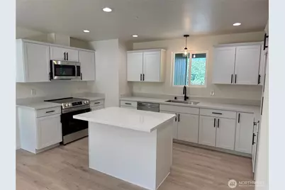 7828 E Jessica Way, Port Orchard, WA 98366 - Photo 3