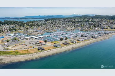2207 Skyline Way, Anacortes, WA 98221 - Photo 17