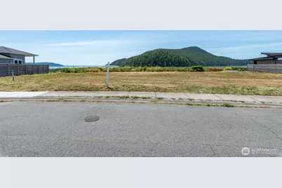 2207 Skyline Way, Anacortes, WA 98221 - Photo 19