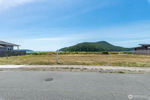 2207 Skyline Way, Anacortes, WA 98221 - Photo 19