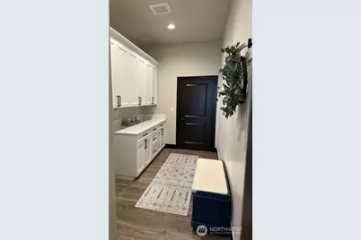 949 N Newport Loop, East Wenatchee, WA 98802 - Photo 15