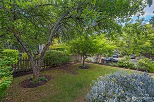 2562 6th Ave W, Seattle, WA 98119 - Photo 25