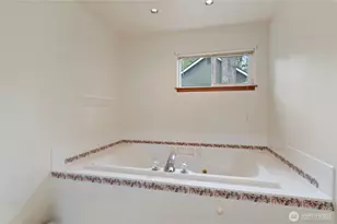 731 E Lakeshore Dr, Allyn, WA 98524 - Photo 23