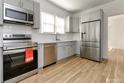 320 Williams Avenue N, Renton, WA 98057 - Photo 7