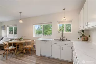 3622 W E St, Bremerton, WA 98312 - Photo 9