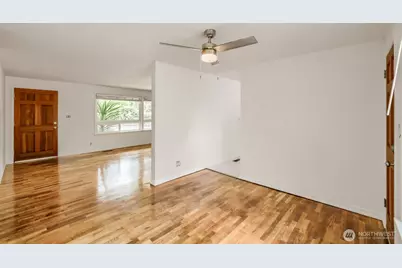 7525 200th St SW, Lynnwood, WA 98036 - Photo 9