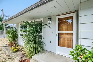7525 200th St SW, Lynnwood, WA 98036 - Photo 3