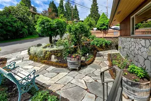 1108 NE 106th St, Seattle, WA 98125 - Photo 5