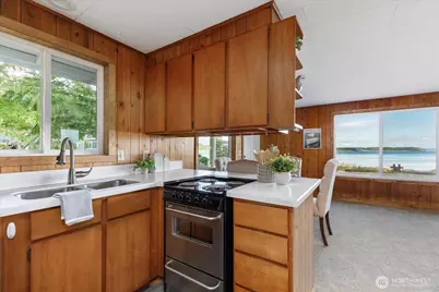 1982 Madrona Way, Coupeville, WA 98239 - Photo 13