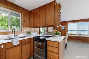1982 Madrona Way, Coupeville, WA 98239 - Photo 13