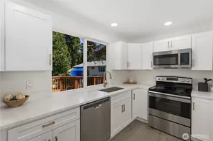 13712 SE 233rd St, Kent, WA 98042 - Photo 11