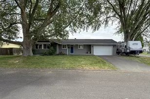 22 NE Tremont Dr, College Place, WA 99324 - Photo 1