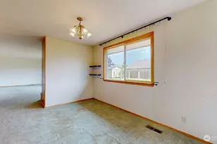 22 NE Tremont Dr, College Place, WA 99324 - Photo 13