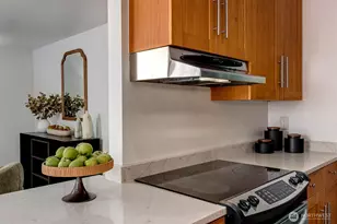 2501 Canterbury Ln E, Seattle, WA 98112 - Photo 11