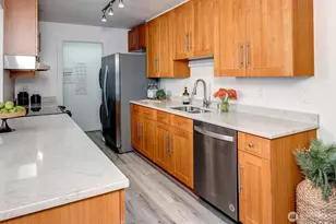 2501 Canterbury Ln E, Seattle, WA 98112 - Photo 13