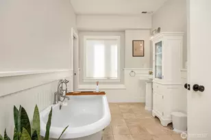 12168 Sunrise Drive NE, Bainbridge Island, WA 98110 - Photo 25