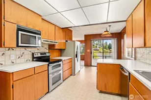 21417 Snag Island Dr E, Lake Tapps, WA 98391 - Photo 11