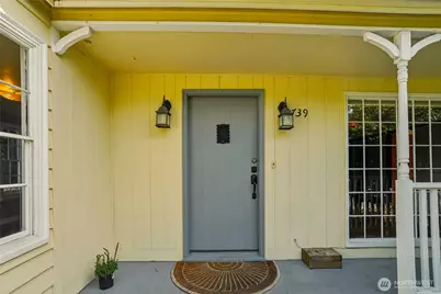 739 N 165th Street, Shoreline, WA 98133 - Photo 3