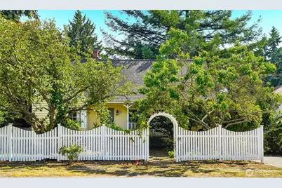 739 N 165th Street, Shoreline, WA 98133 - Photo 1