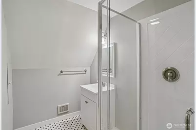 739 N 165th Street, Shoreline, WA 98133 - Photo 19