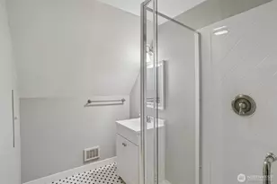 739 N 165th St, Shoreline, WA 98133 - Photo 19
