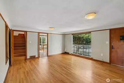739 N 165th Street, Shoreline, WA 98133 - Photo 5