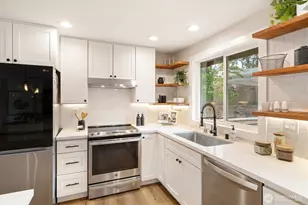 18403 77th St E, Bonney Lake, WA 98391 - Photo 11