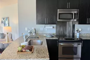 699 John St, Seattle, WA 98109 - Photo 9