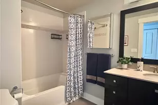 699 John St, Seattle, WA 98109 - Photo 21