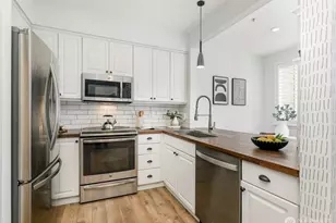 13000 Admiralty Way, Everett, WA 98204 - Photo 3