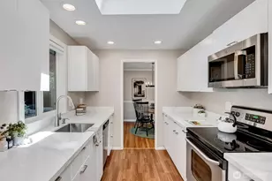 14004 SE 20th St, Bellevue, WA 98007 - Photo 11