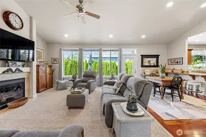 208 Lilly Lane, Mount Vernon, WA 98274 - Photo 11