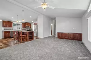 14322 Admiralty Way, Lynnwood, WA 98087 - Photo 9